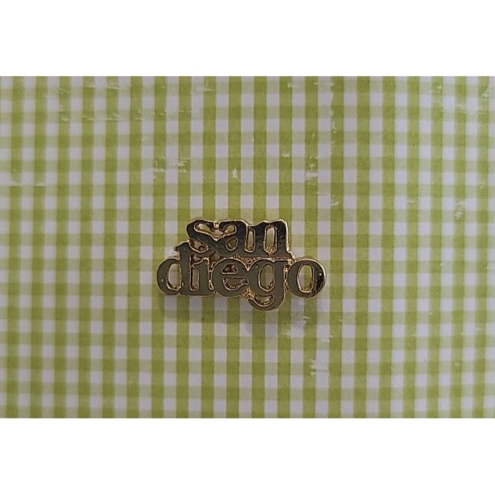 "San Diego" Spell-Out California Lapel Hat Pin Gold Tone .75 W x .50 T Souvenir